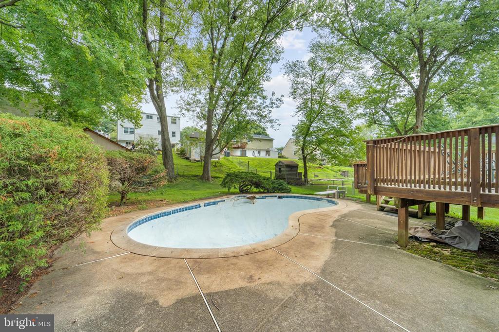 13829 Meadowbrook Rd