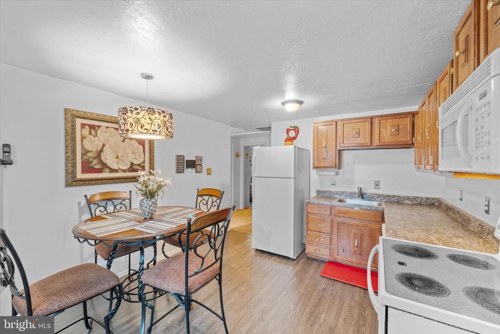 13829 Meadowbrook Rd