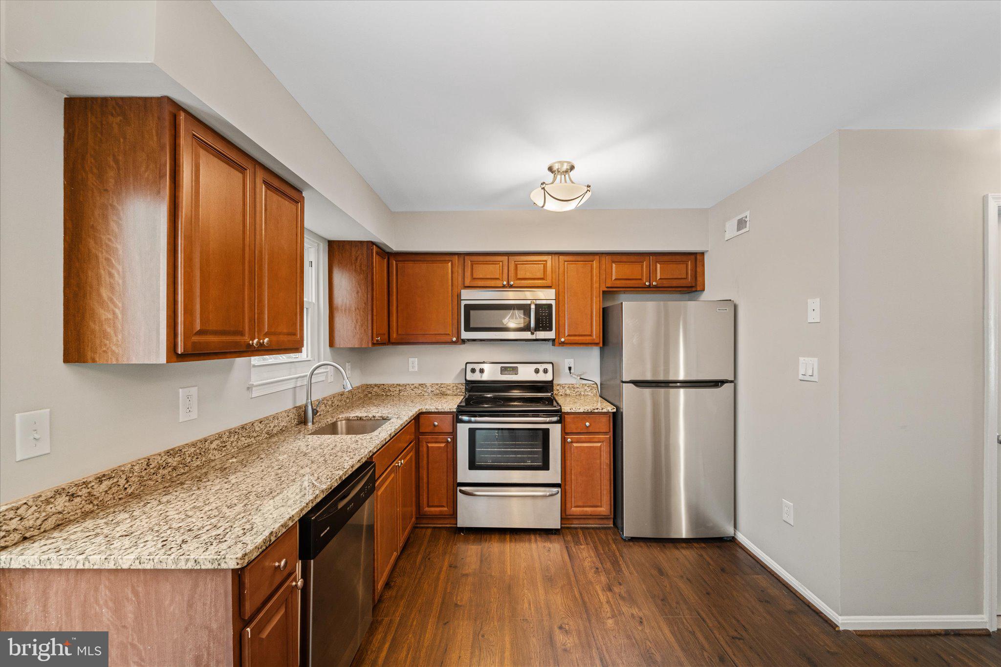 15209 VALLEY STREAM DR