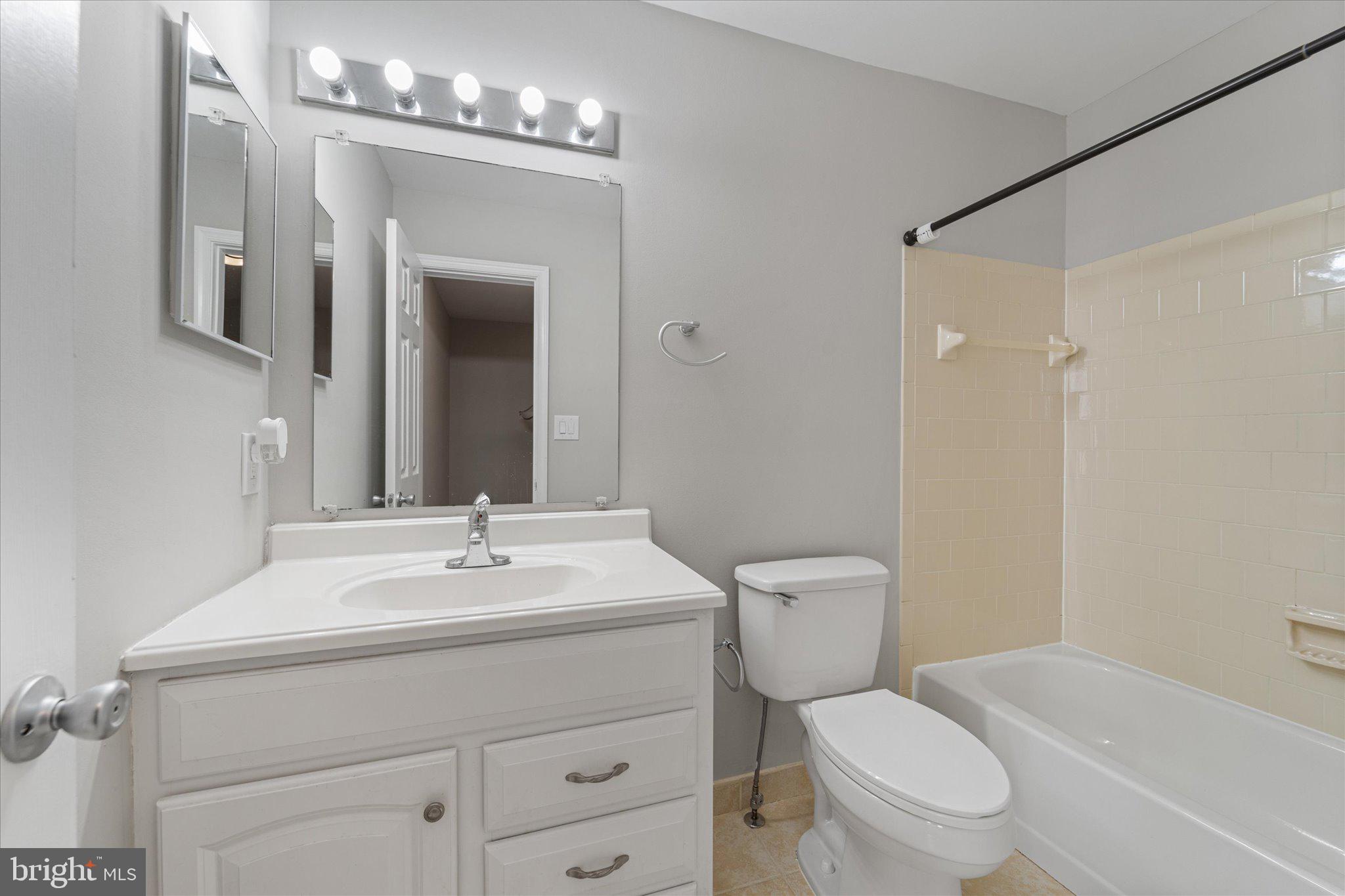 15209 VALLEY STREAM DR