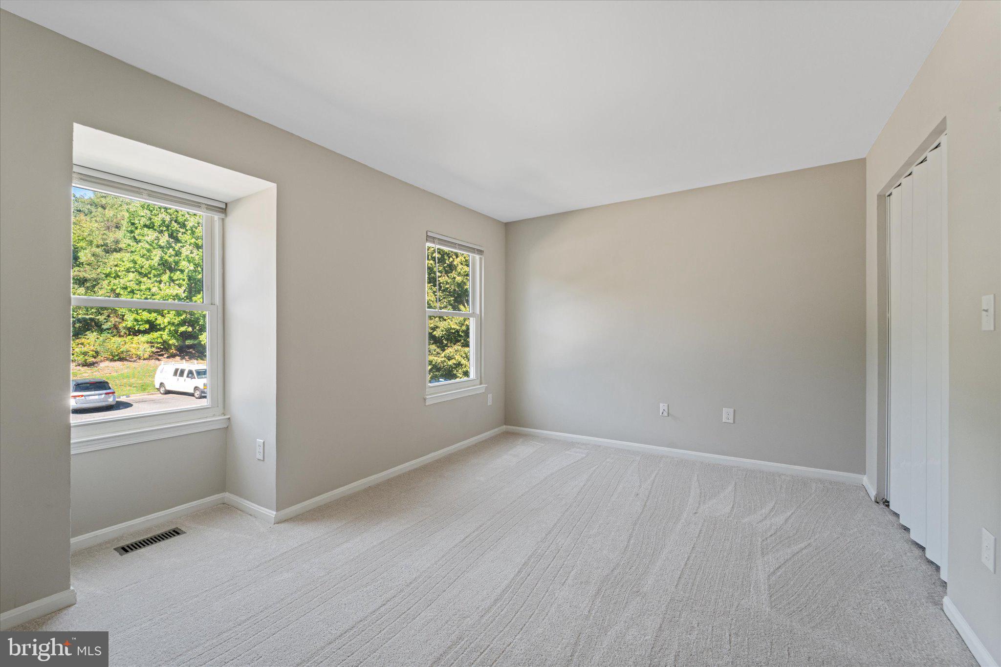 15209 VALLEY STREAM DR