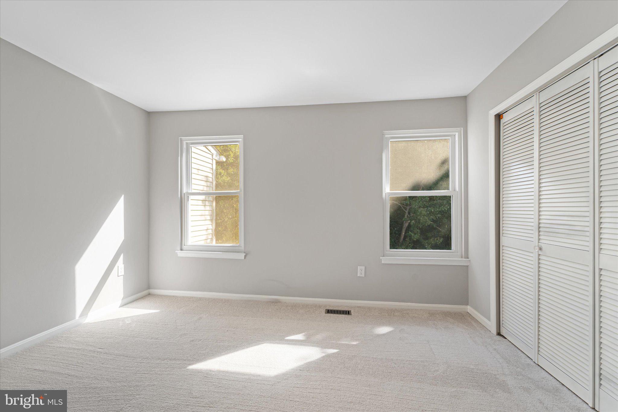 15209 VALLEY STREAM DR