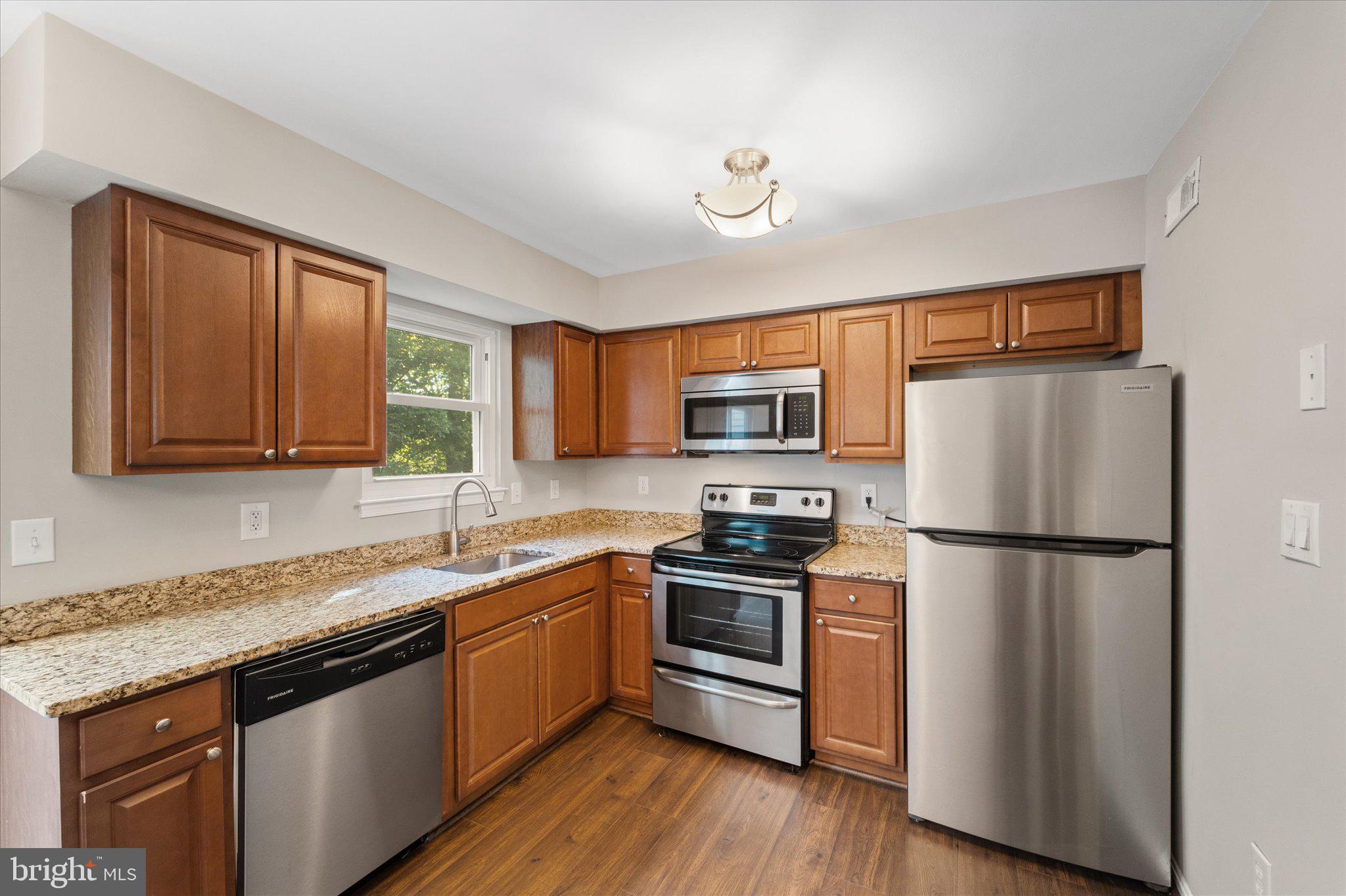 15209 VALLEY STREAM DR