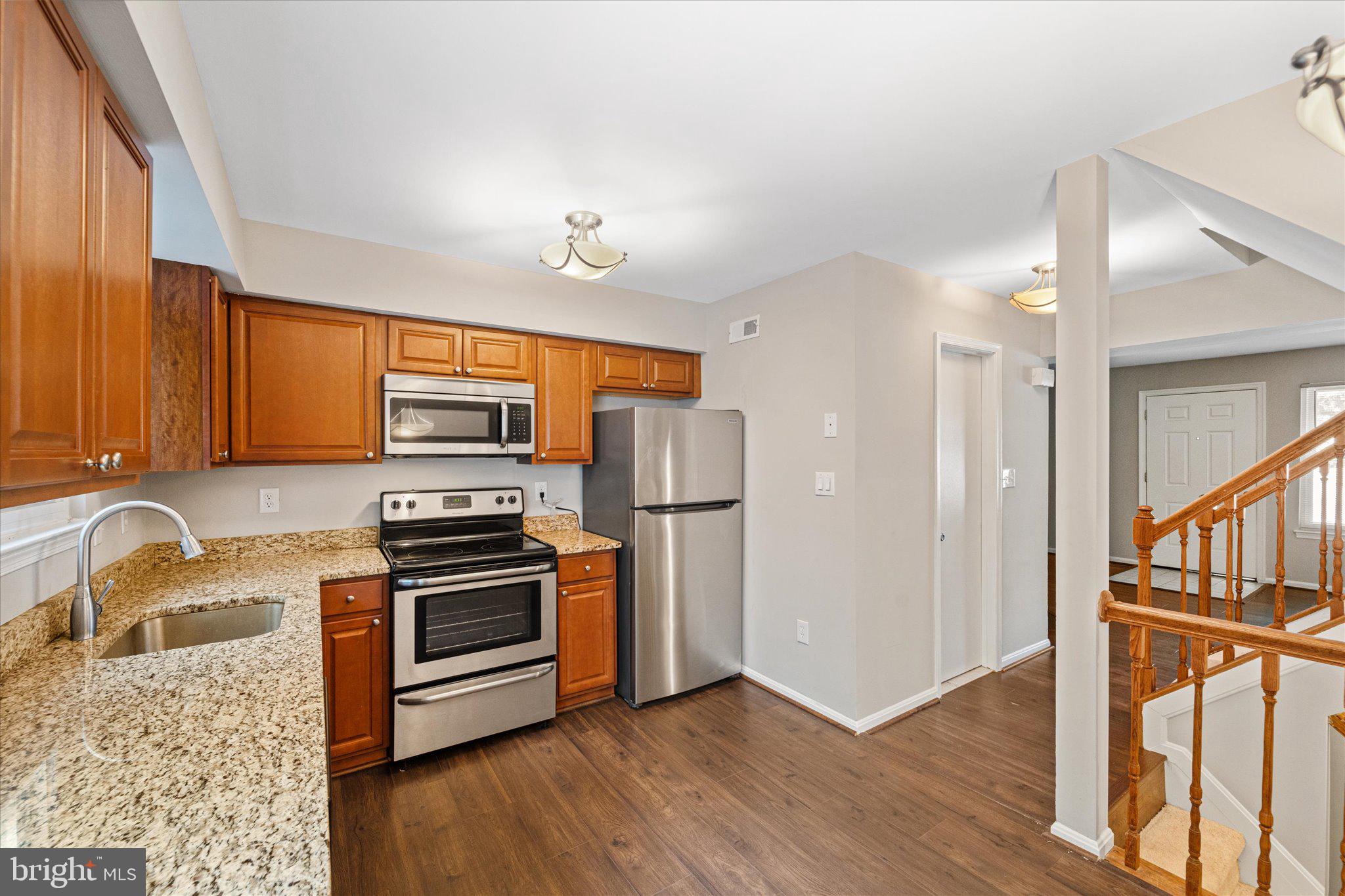 15209 VALLEY STREAM DR