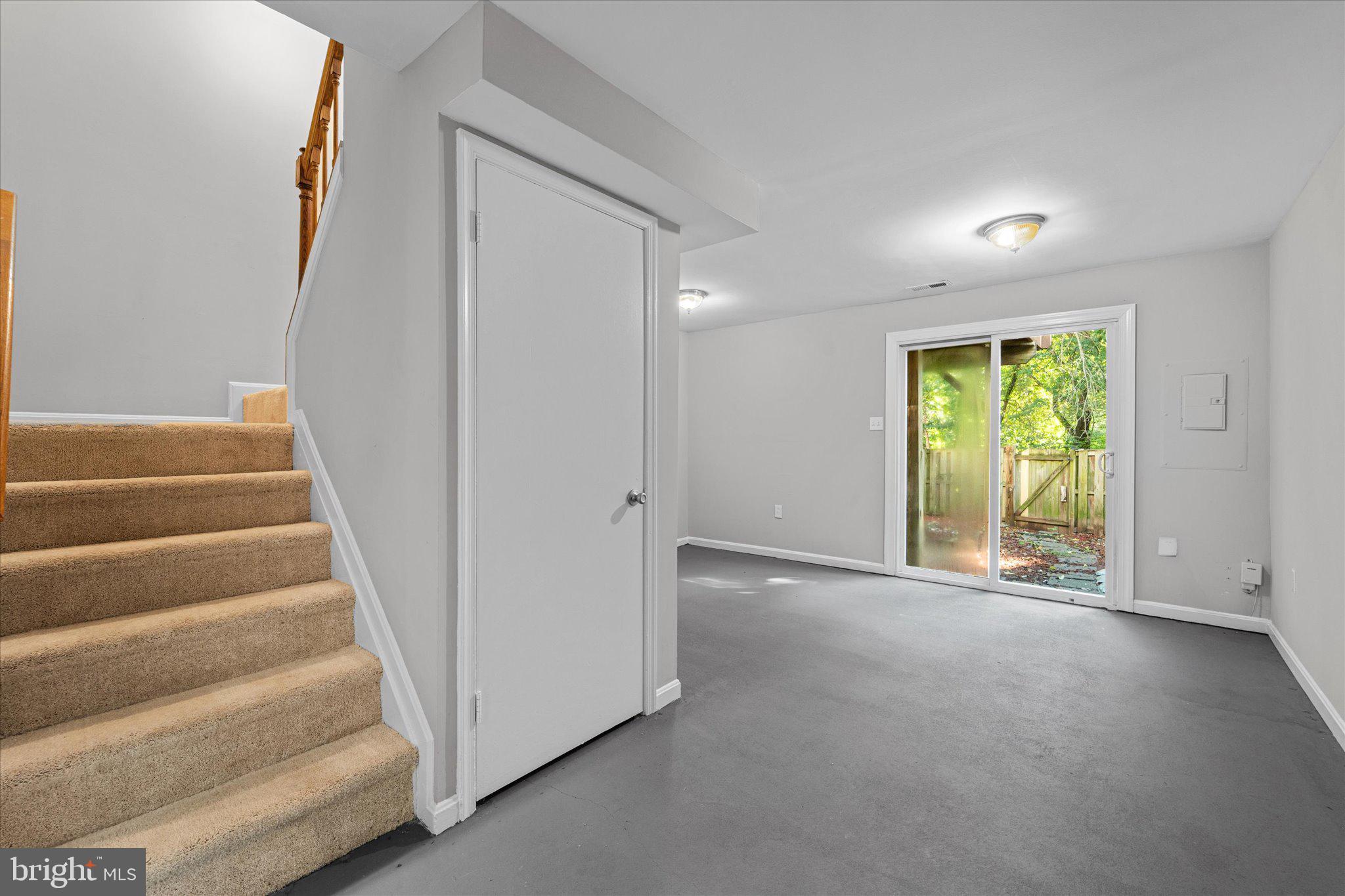 15209 VALLEY STREAM DR