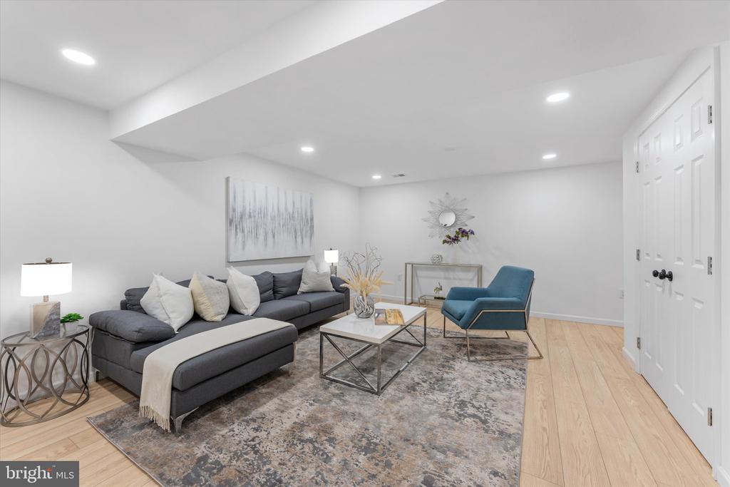 14311 Silverdale Dr