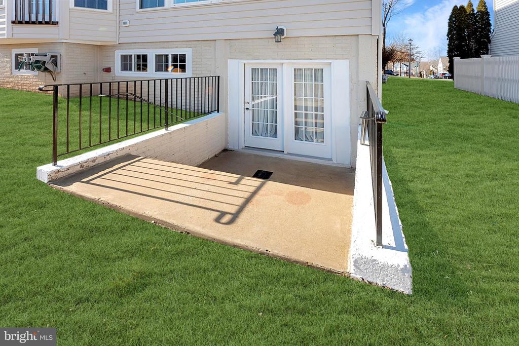 2717 Bulkhead Dr