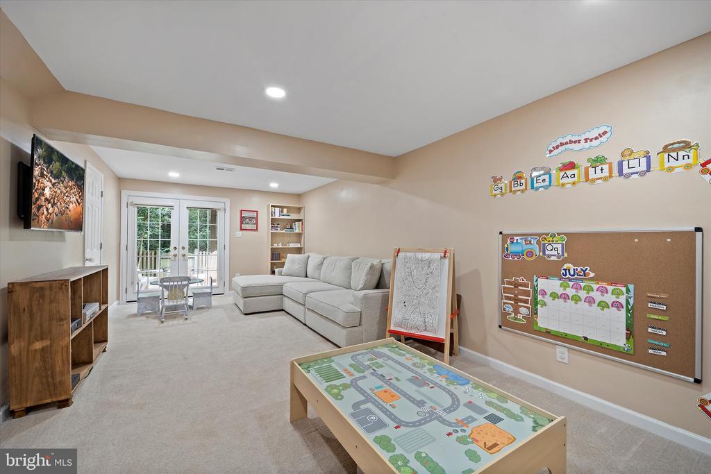 3953 Pepperidge Ct