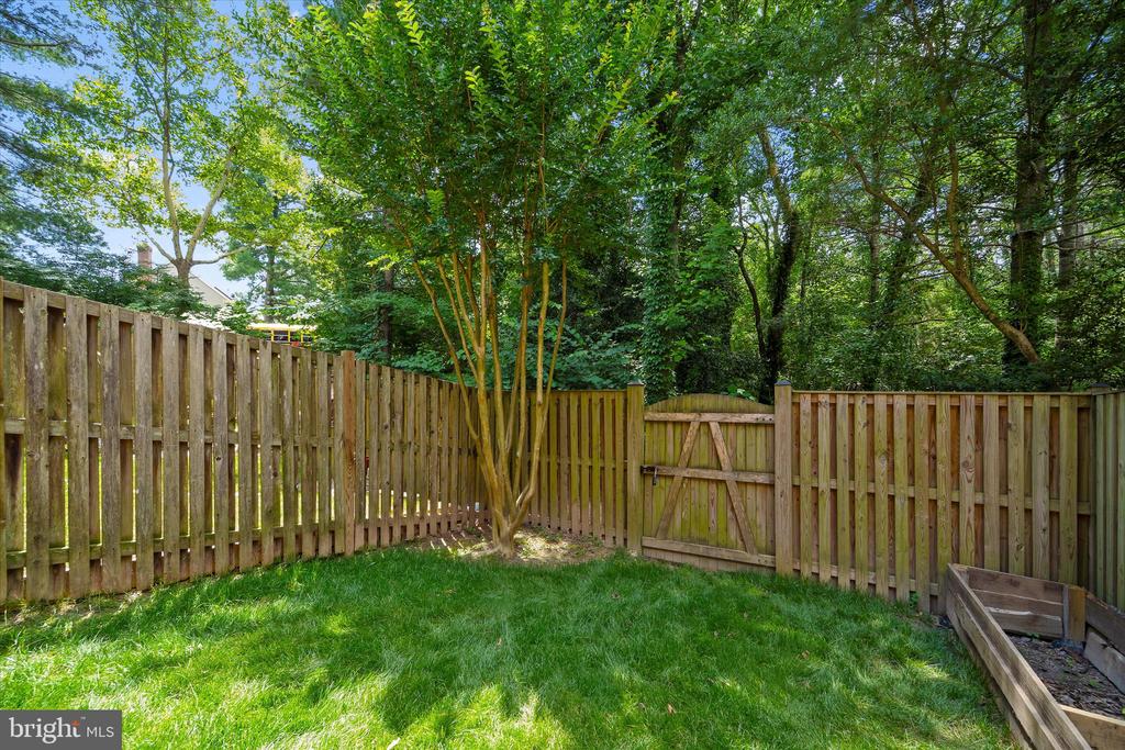3953 Pepperidge Ct