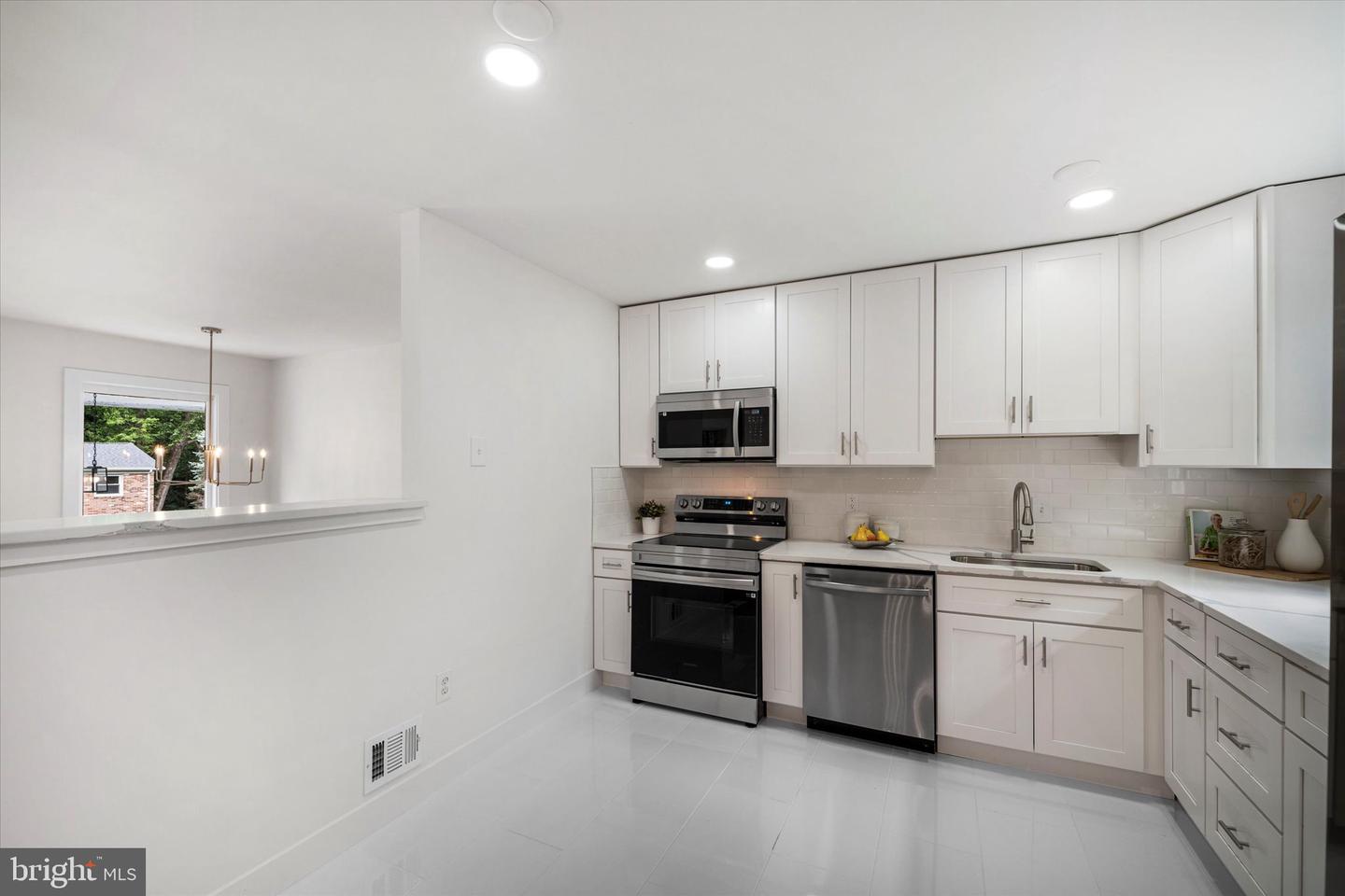 13708 Gilbert Rd