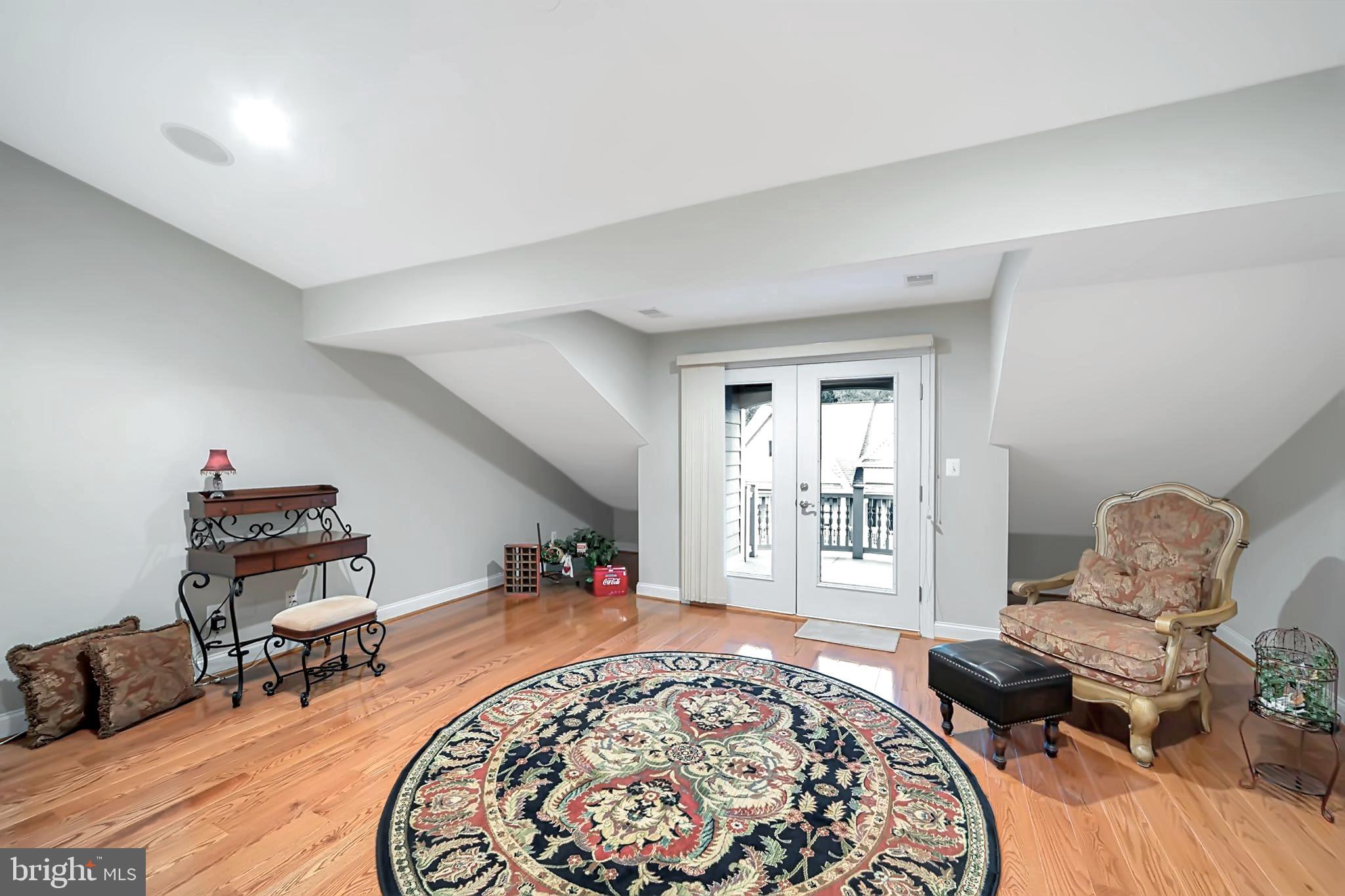 229 Mill St