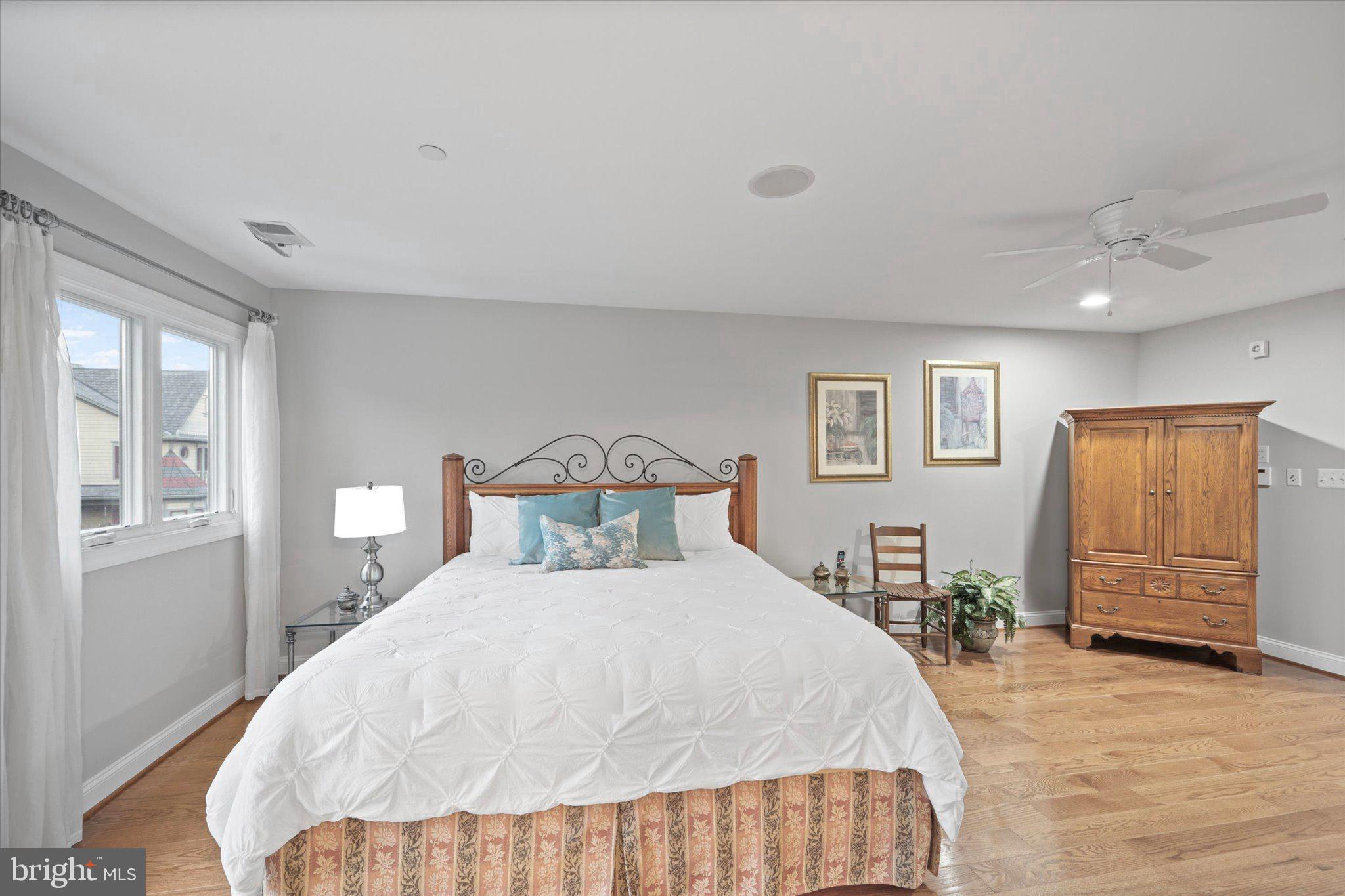229 Mill St