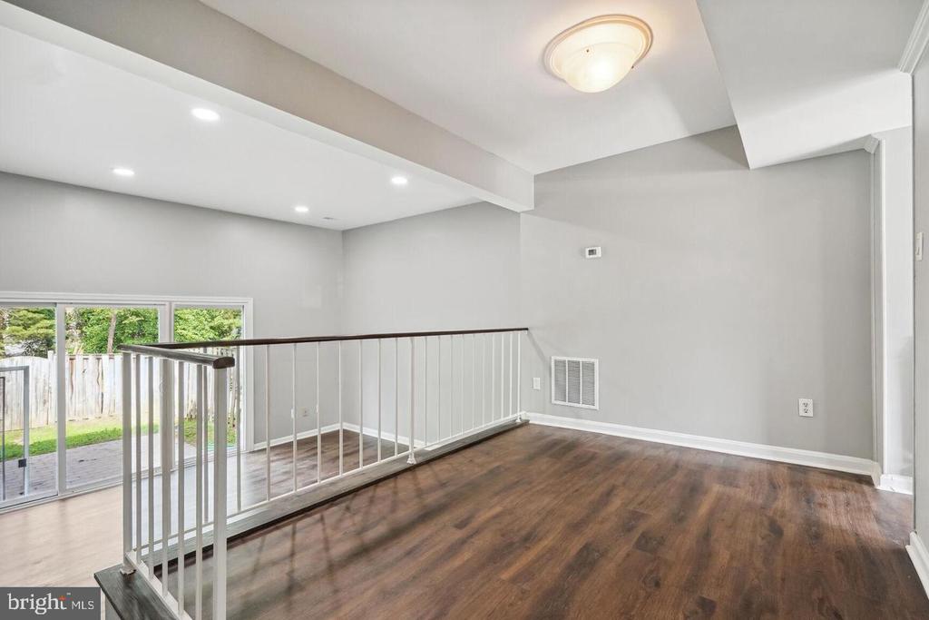 2094 PILGRIM DRIVE