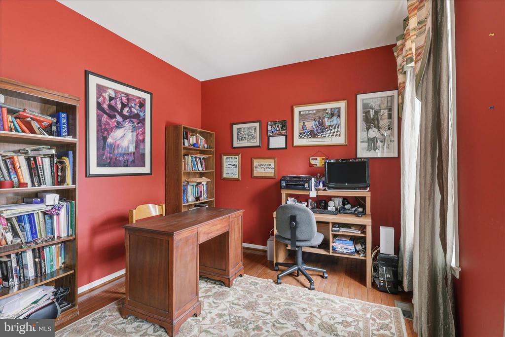 1805 EFTY COURT