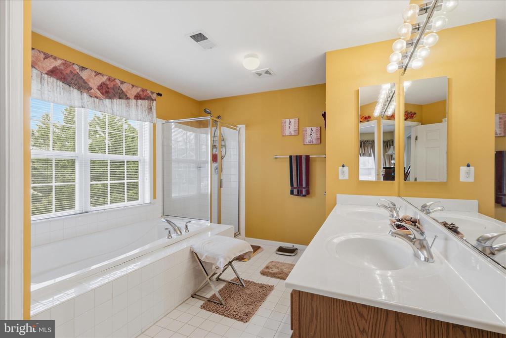 1805 EFTY COURT