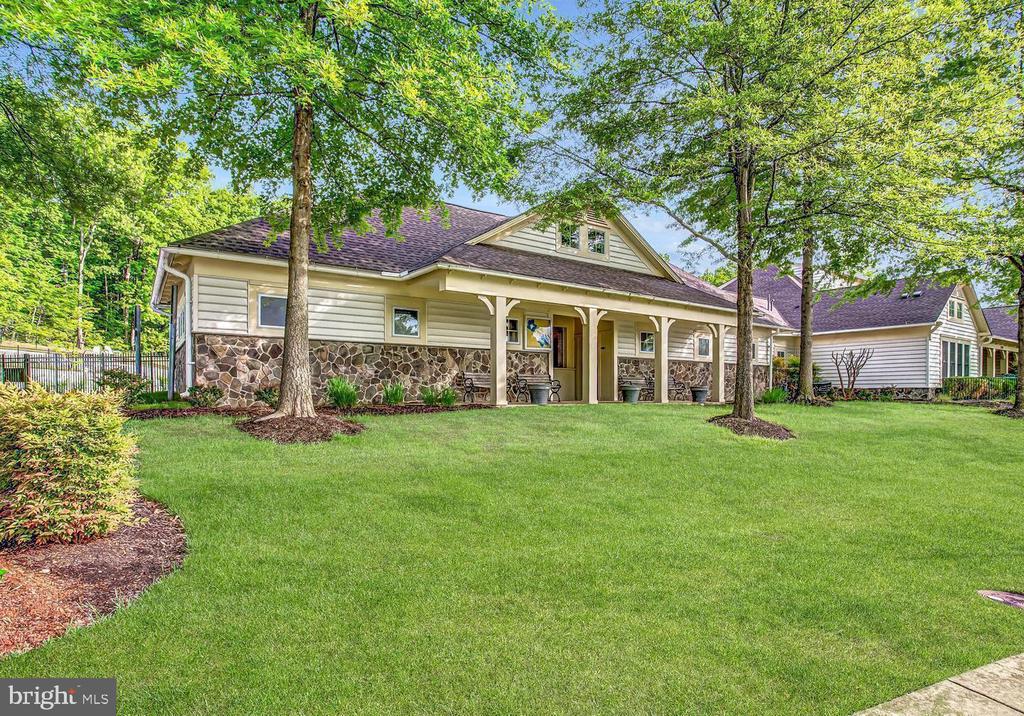 1805 EFTY COURT