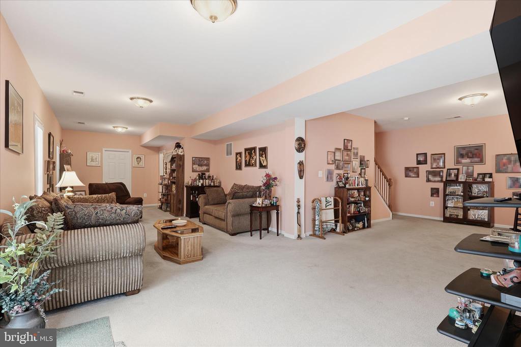 1805 EFTY COURT