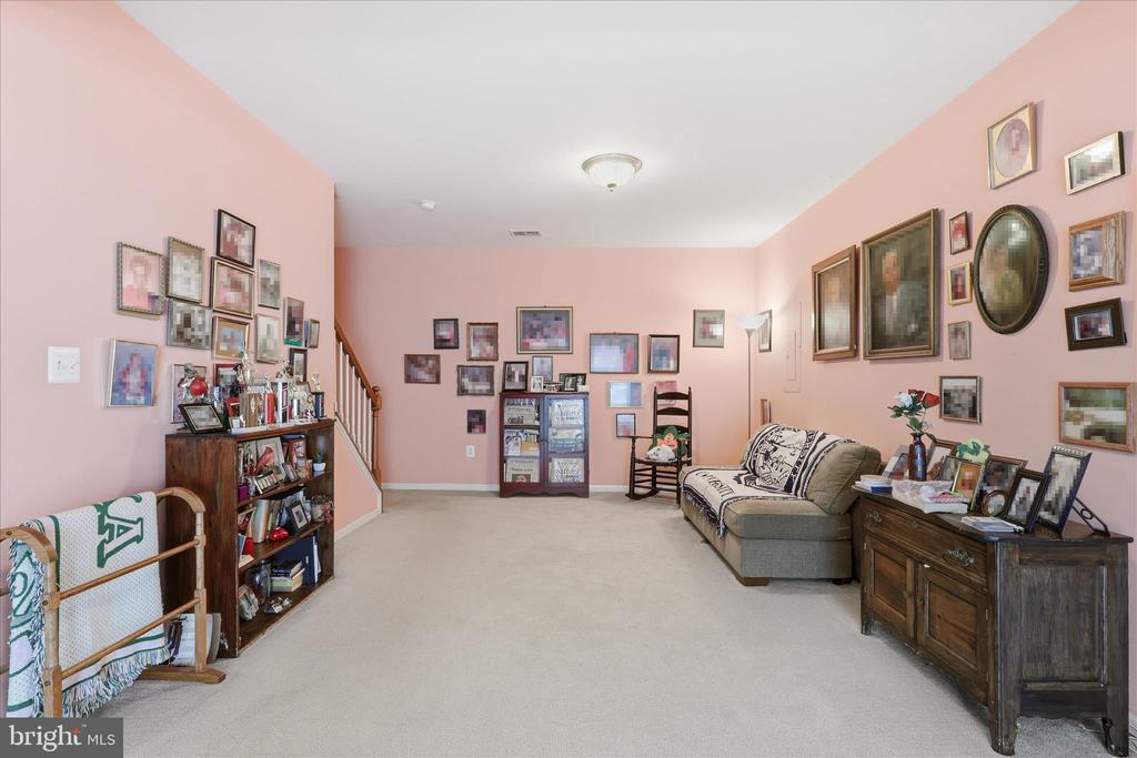 1805 EFTY COURT