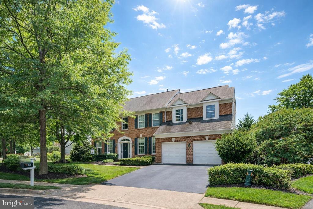 1805 EFTY COURT