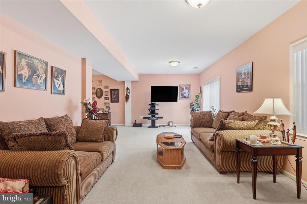 1805 EFTY COURT
