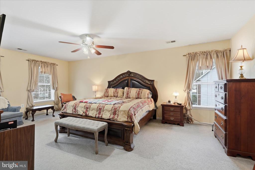 1805 EFTY COURT