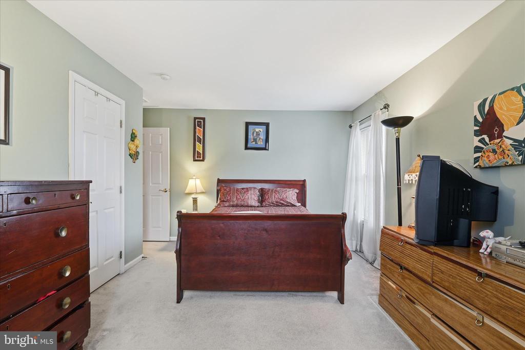 1805 EFTY COURT