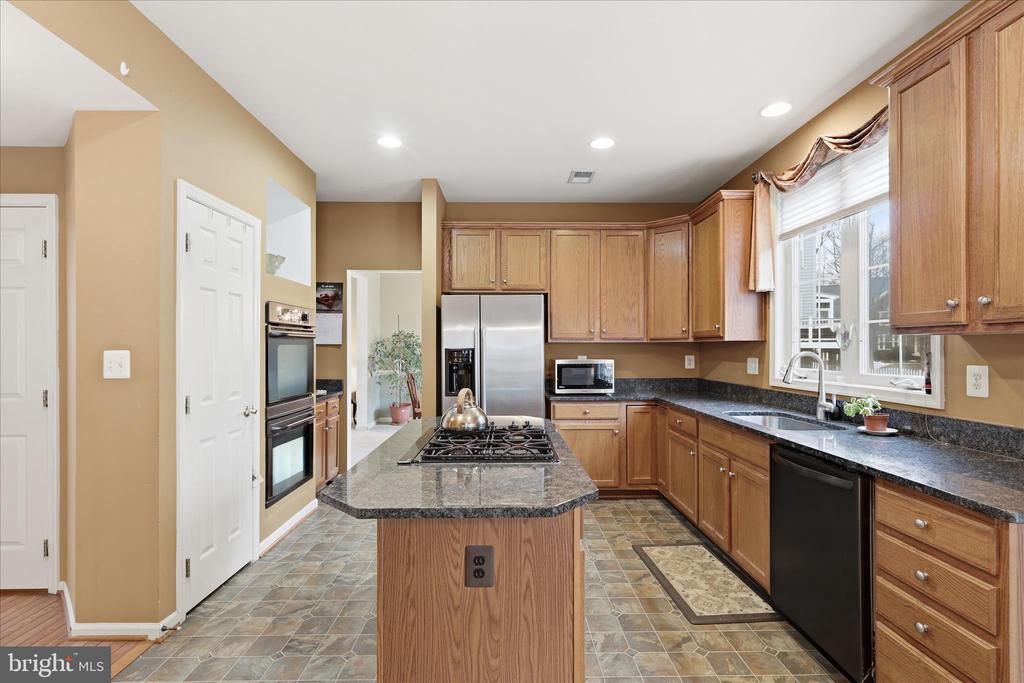 1805 EFTY COURT