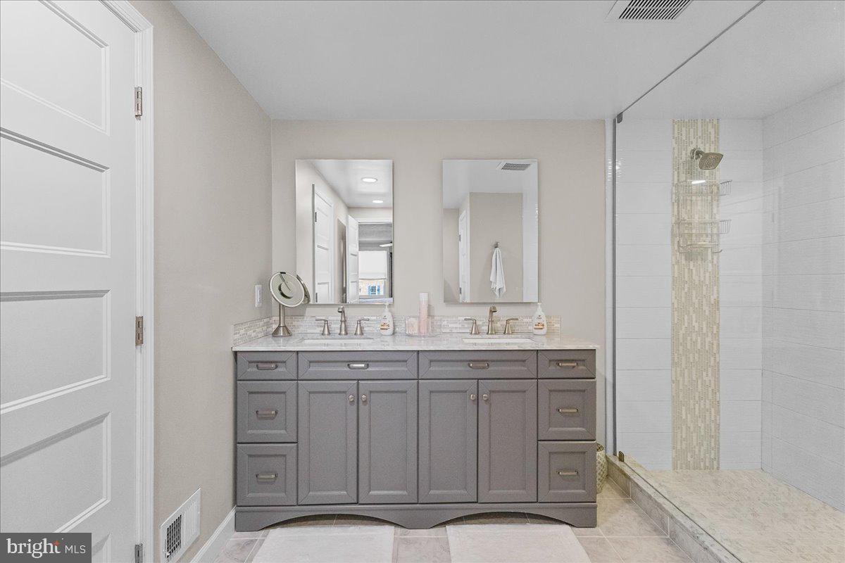 15401 SILVAN GLEN DRIVE