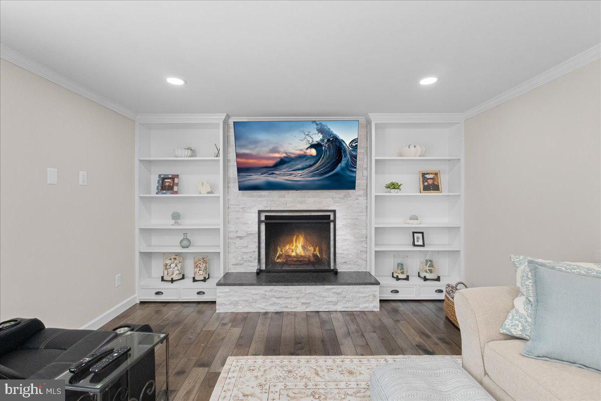 15401 SILVAN GLEN DRIVE