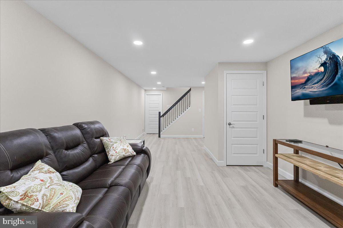 15401 SILVAN GLEN DRIVE