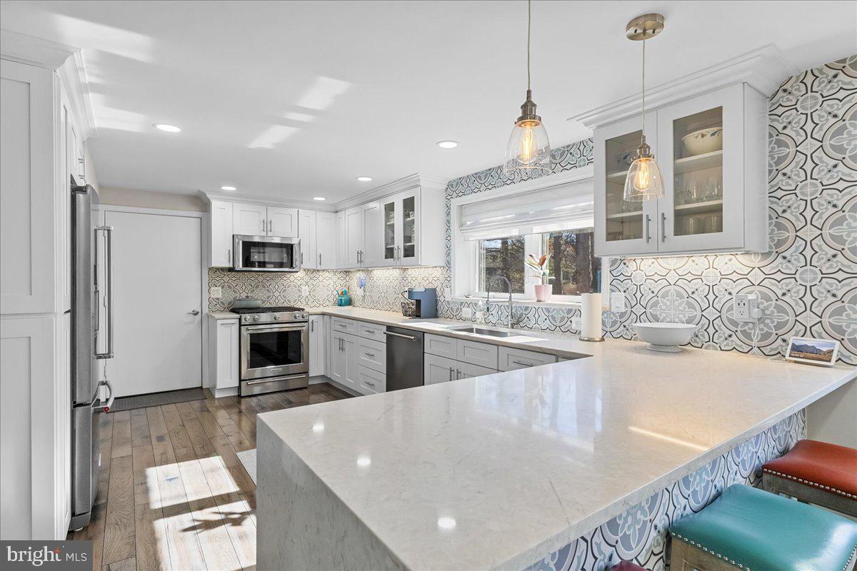 15401 SILVAN GLEN DRIVE