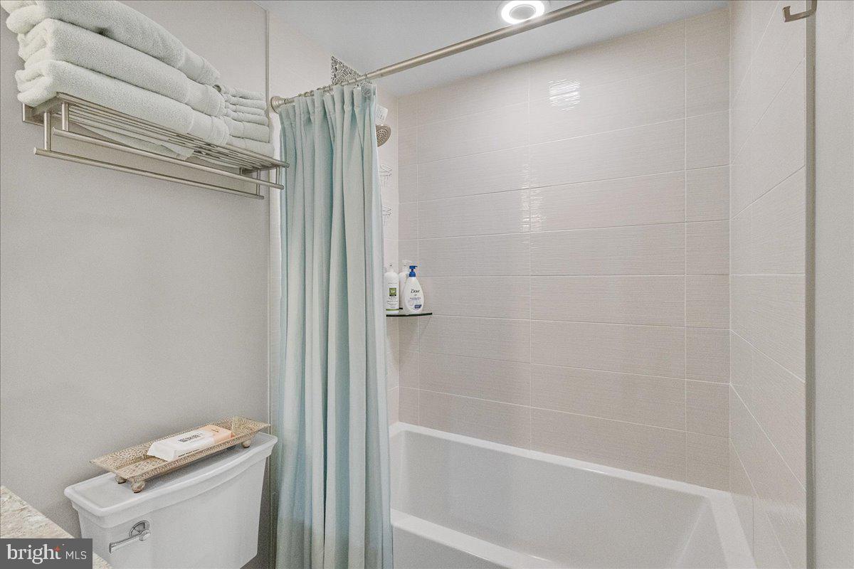 15401 SILVAN GLEN DRIVE