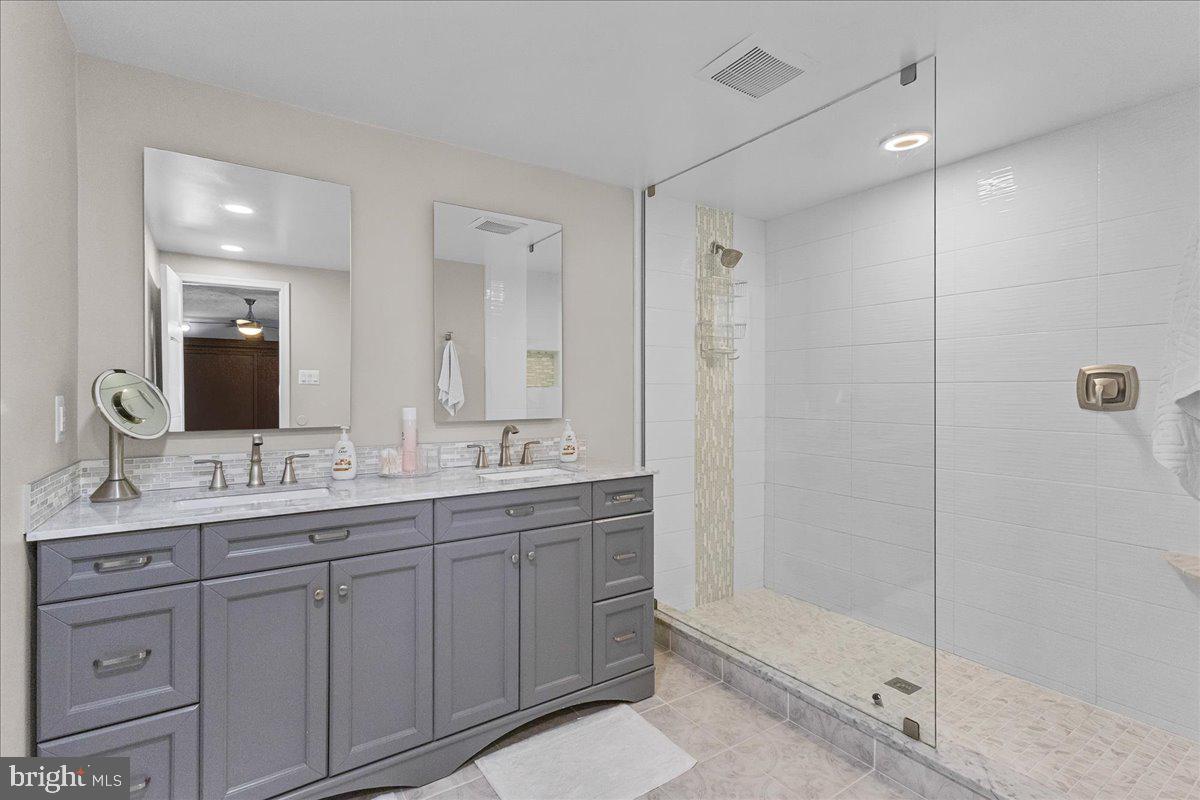 15401 SILVAN GLEN DRIVE