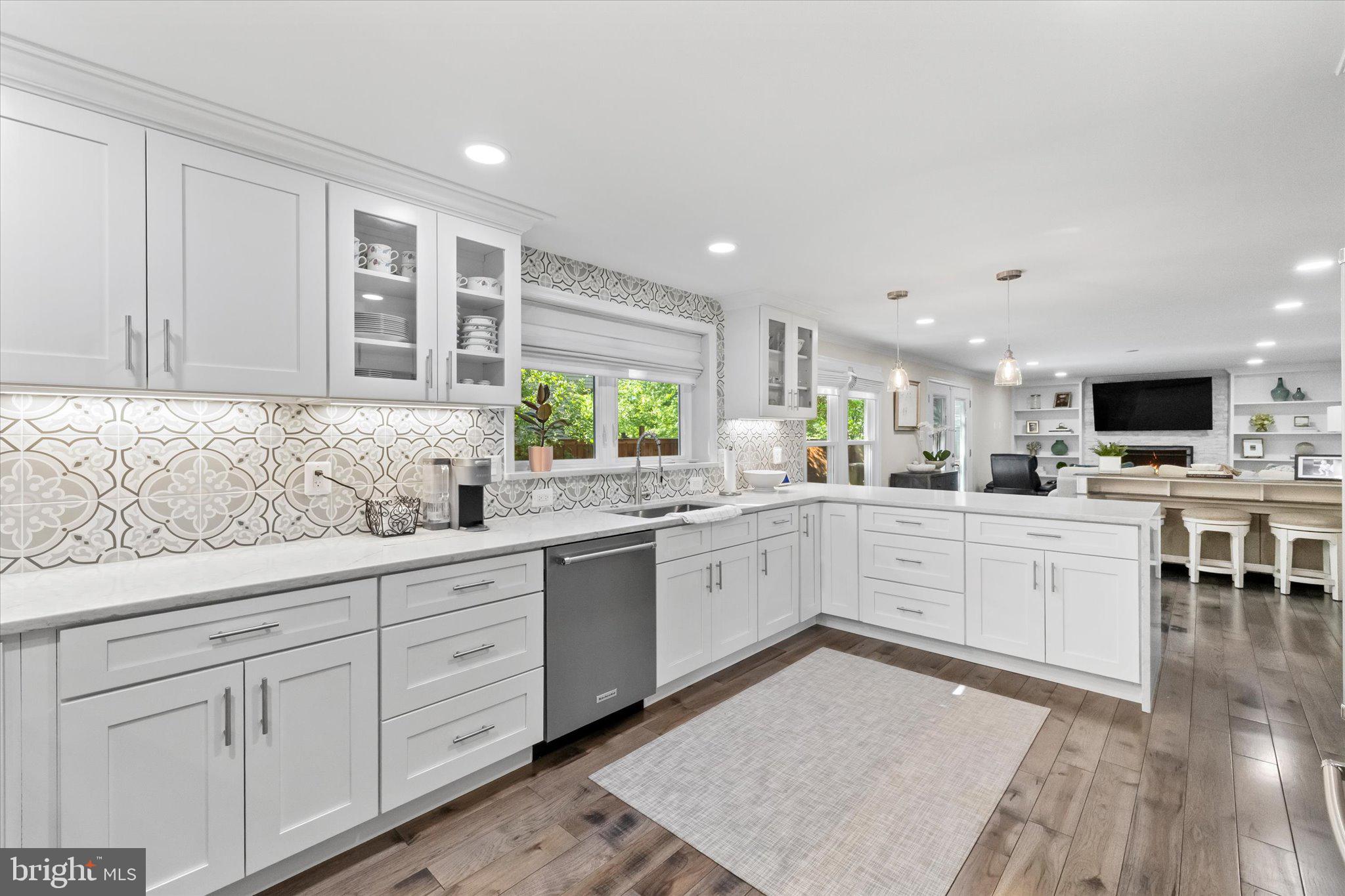 15401 SILVAN GLEN DRIVE