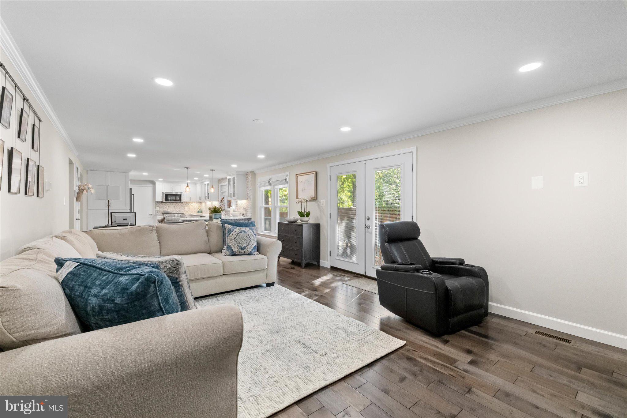 15401 SILVAN GLEN DRIVE