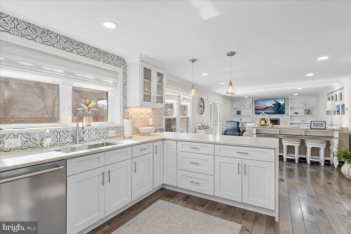 15401 SILVAN GLEN DRIVE