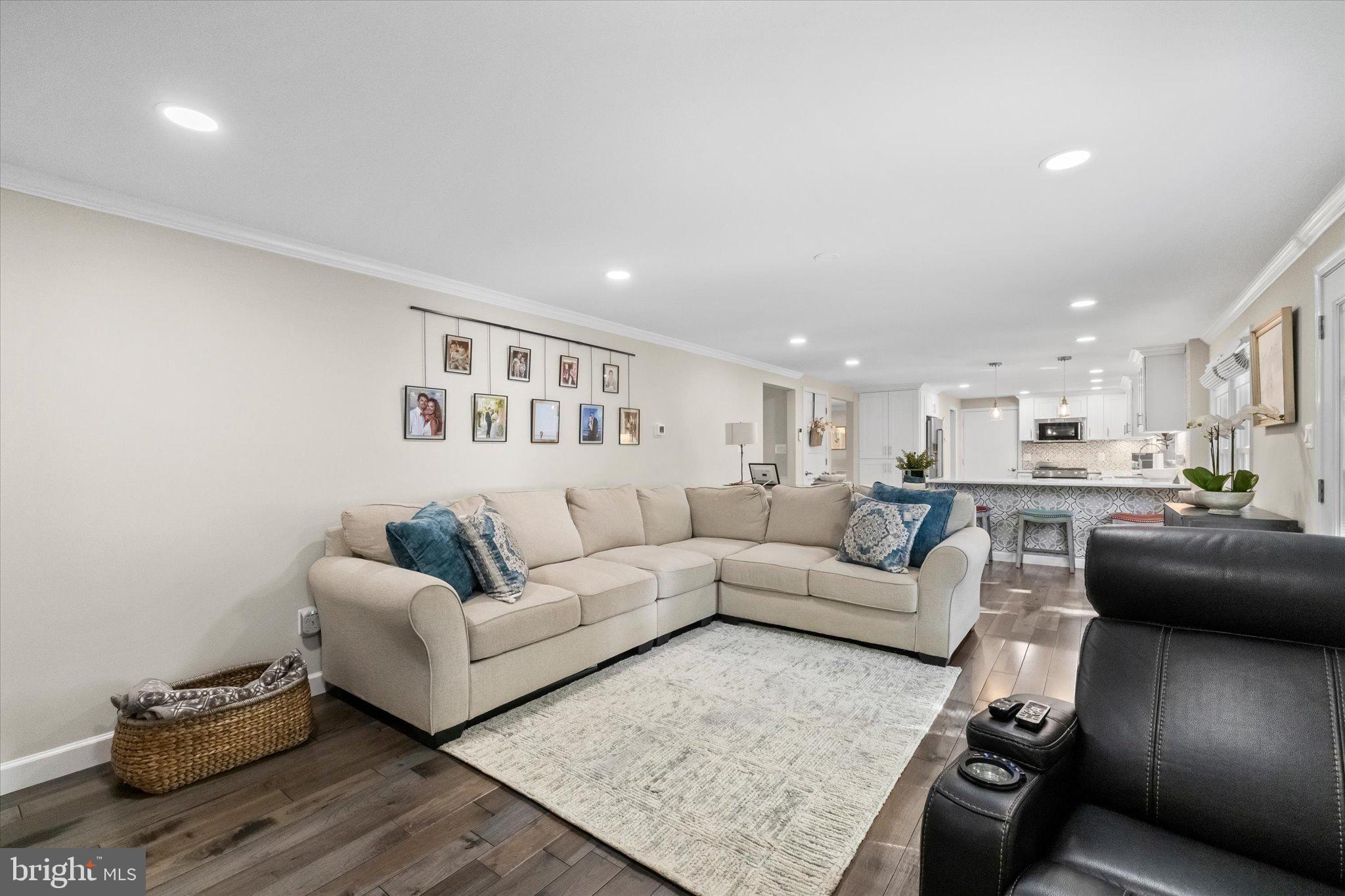 15401 SILVAN GLEN DRIVE