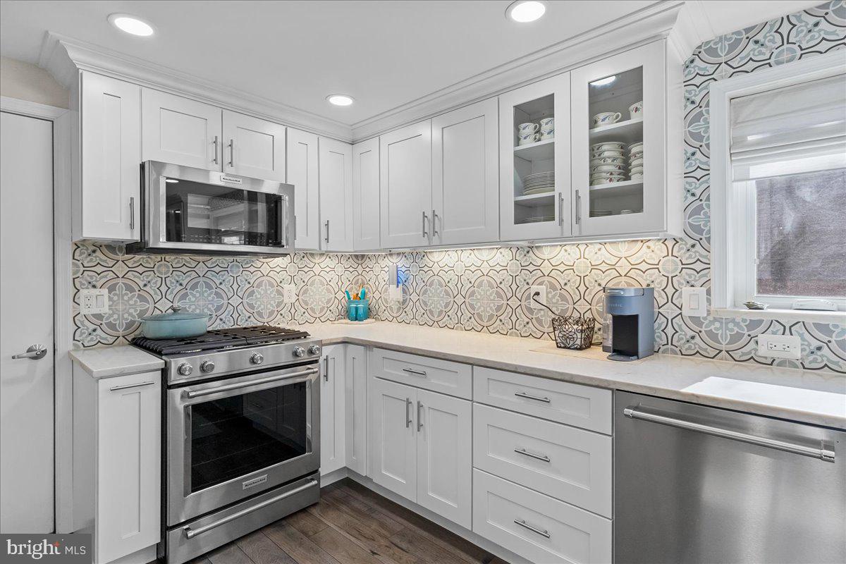 15401 SILVAN GLEN DRIVE