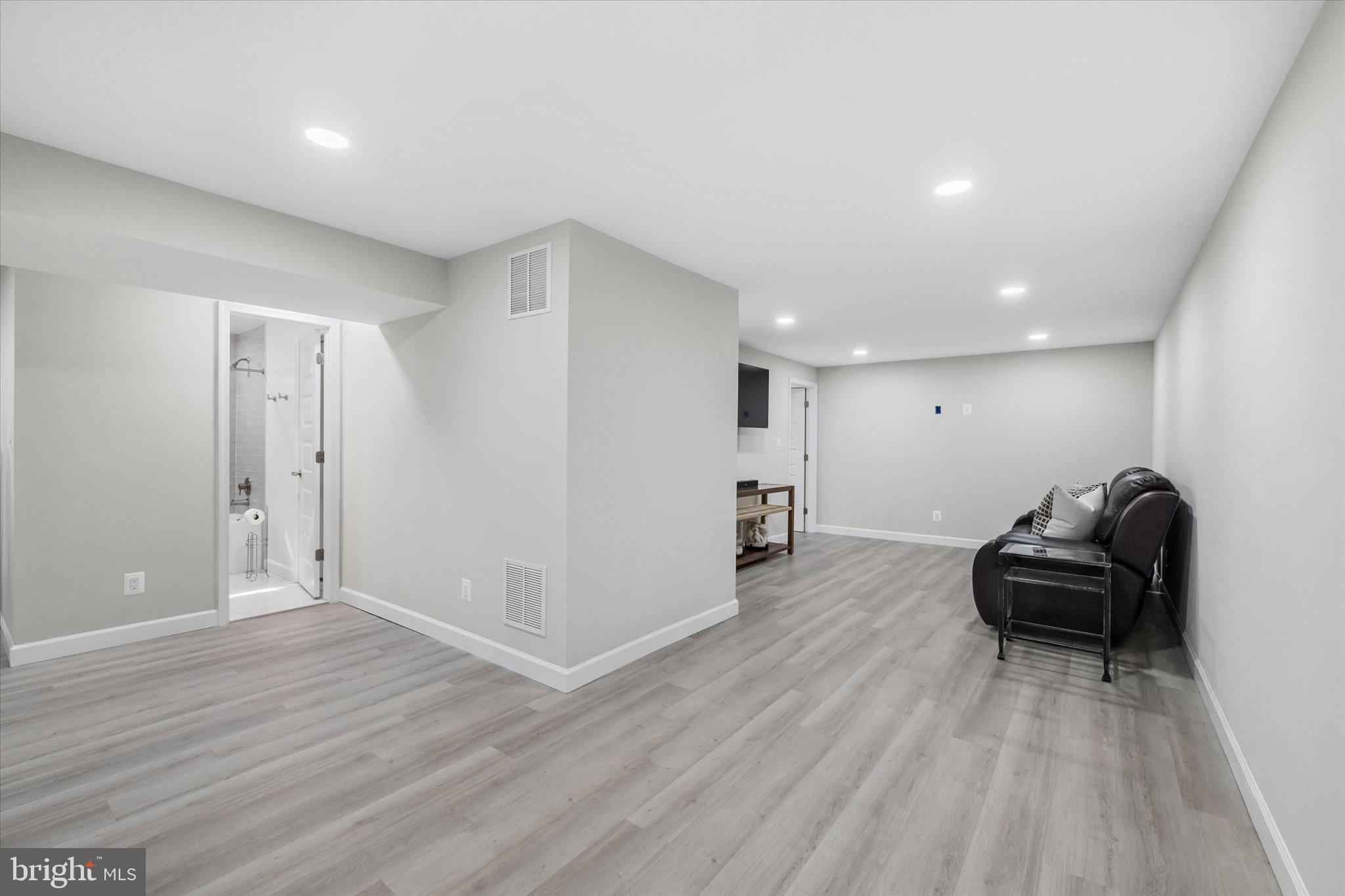 15401 SILVAN GLEN DRIVE