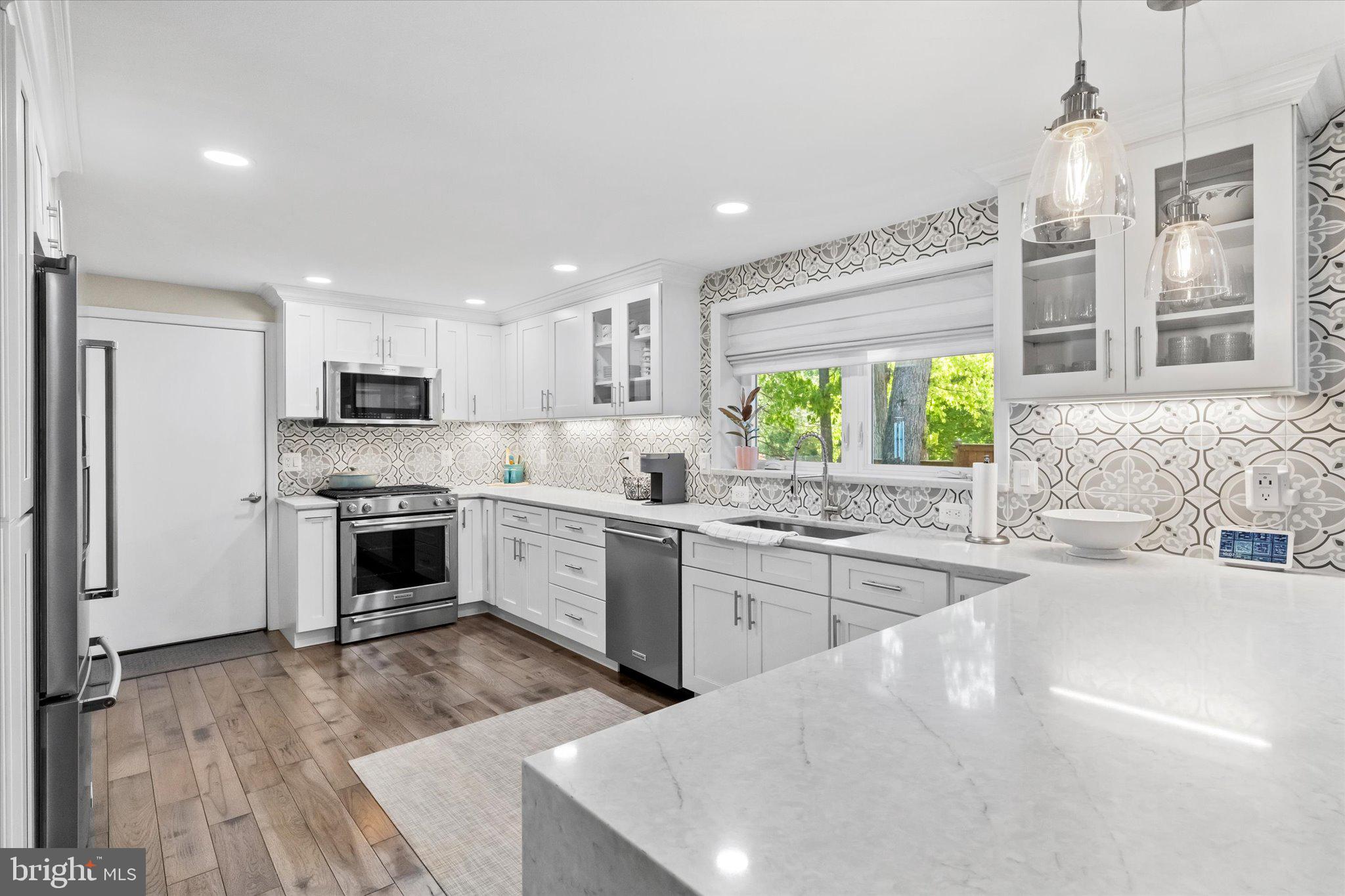 15401 SILVAN GLEN DRIVE