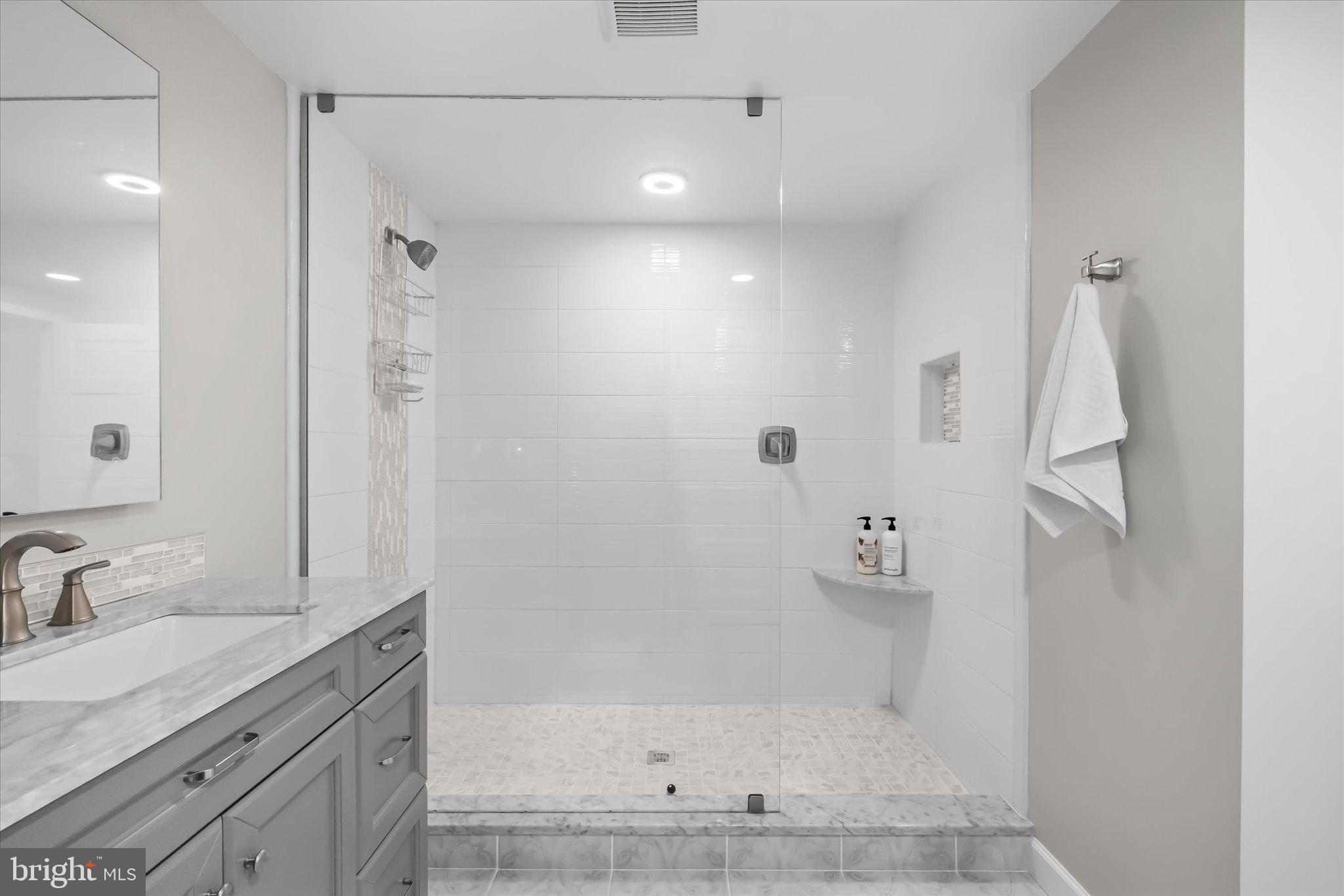 15401 SILVAN GLEN DRIVE