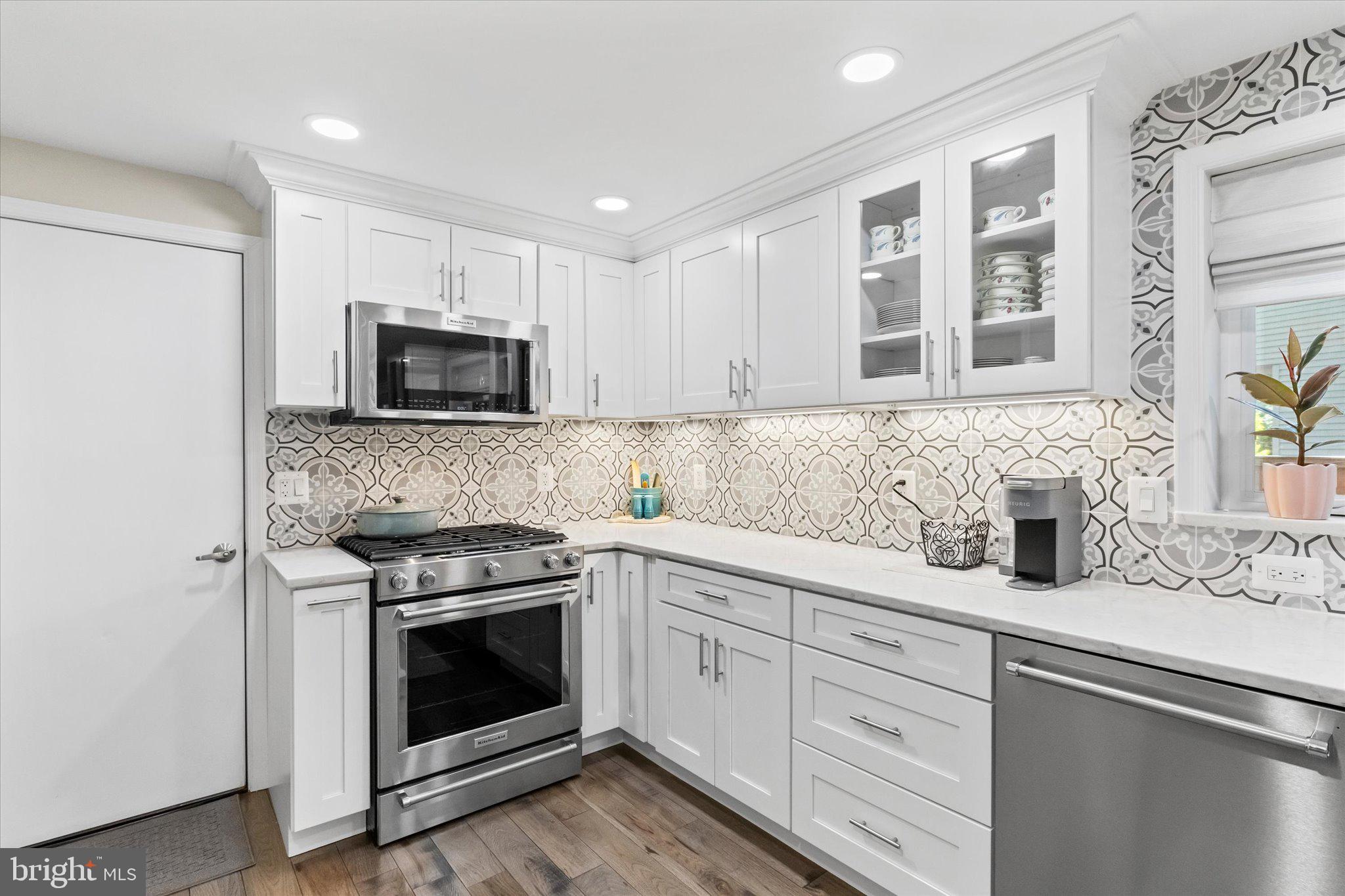 15401 SILVAN GLEN DRIVE