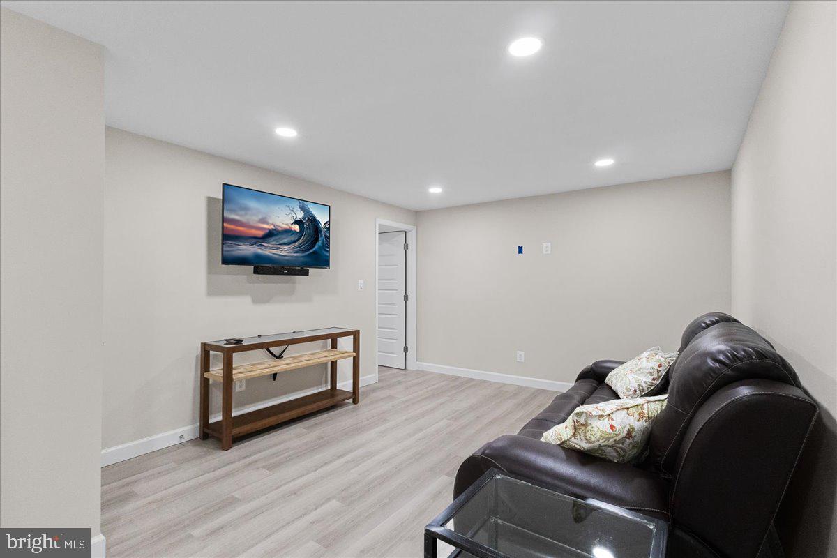 15401 SILVAN GLEN DRIVE