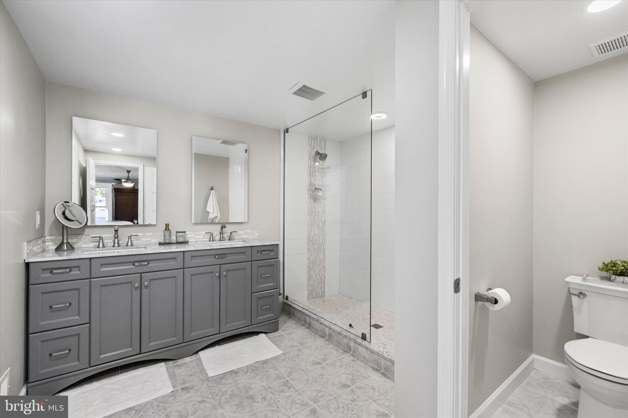 15401 SILVAN GLEN DRIVE