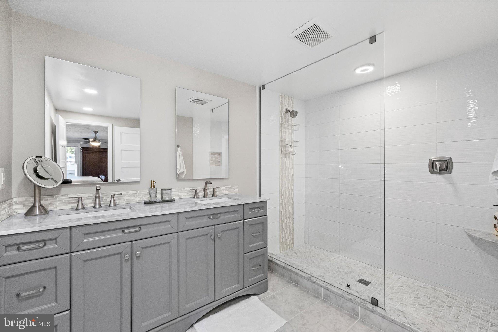 15401 SILVAN GLEN DRIVE