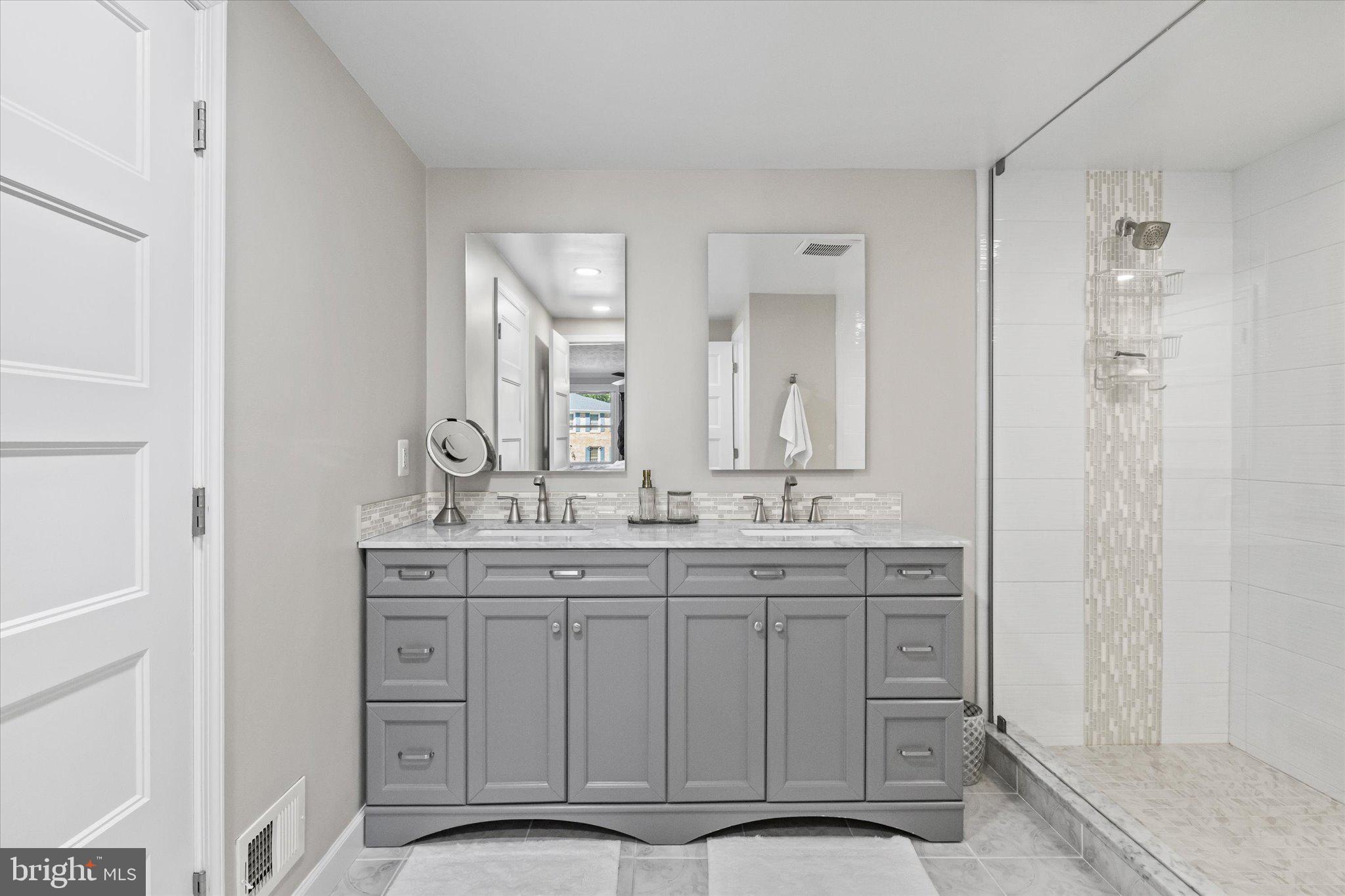 15401 SILVAN GLEN DRIVE