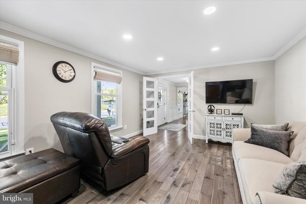 15401 SILVAN GLEN DRIVE