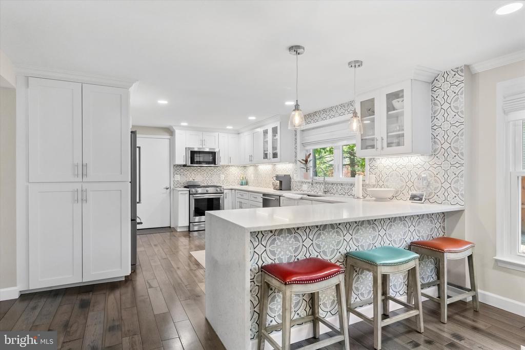 15401 SILVAN GLEN DRIVE