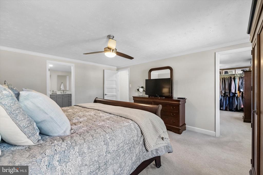 15401 SILVAN GLEN DRIVE