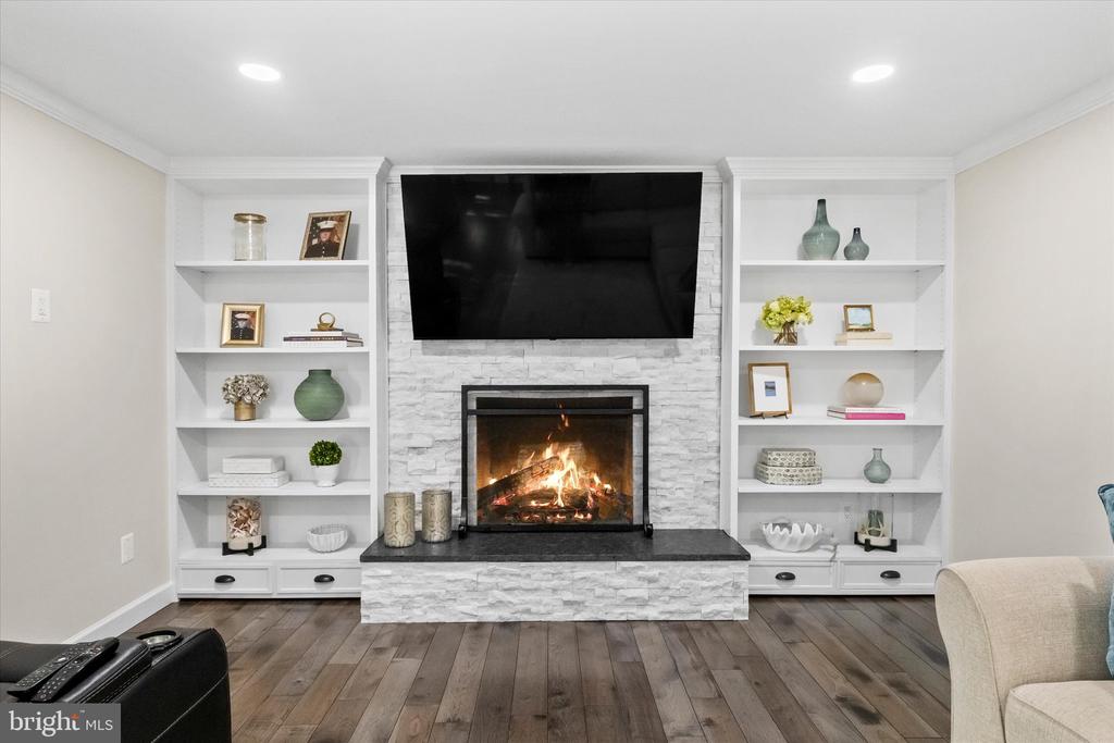 15401 SILVAN GLEN DRIVE